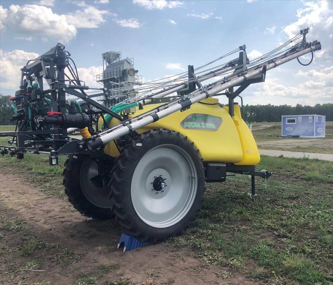 <span style="font-weight: bold;">Прицепные опрыскиватели</span><br>